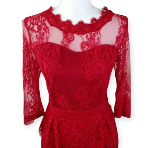 AMAZON RED LACE BODICE JUMPSUIT SZ.S EUC. - Picture 3 of 8
